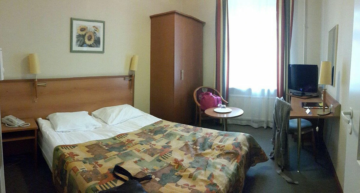 هتل سیتی تل اوکتیابرسکایا سن پترزبورگ